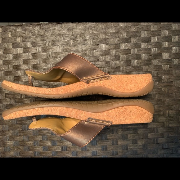 Clarks Cork Thong Flip Flop Sandal - Picture 2 of 8